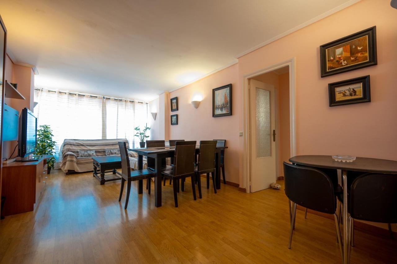 Beautiful Parque Loix 4 Bedroom Apartment Shared Pool, Tennis Court Бенидорм Екстериор снимка