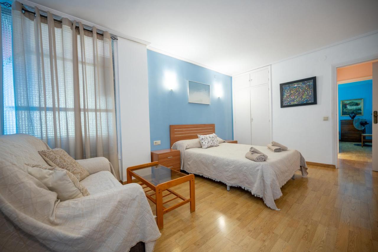 Beautiful Parque Loix 4 Bedroom Apartment Shared Pool, Tennis Court Бенидорм Екстериор снимка