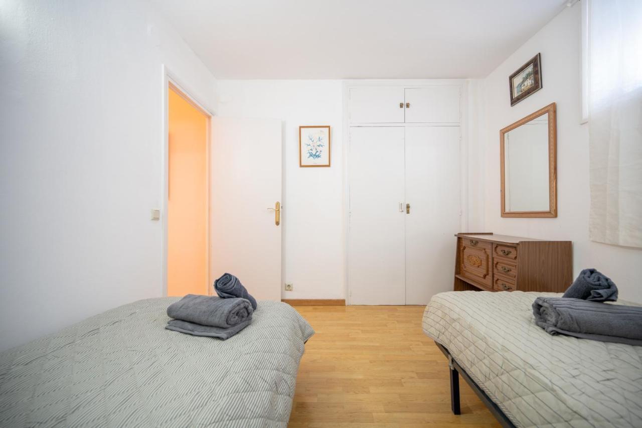Beautiful Parque Loix 4 Bedroom Apartment Shared Pool, Tennis Court Бенидорм Екстериор снимка