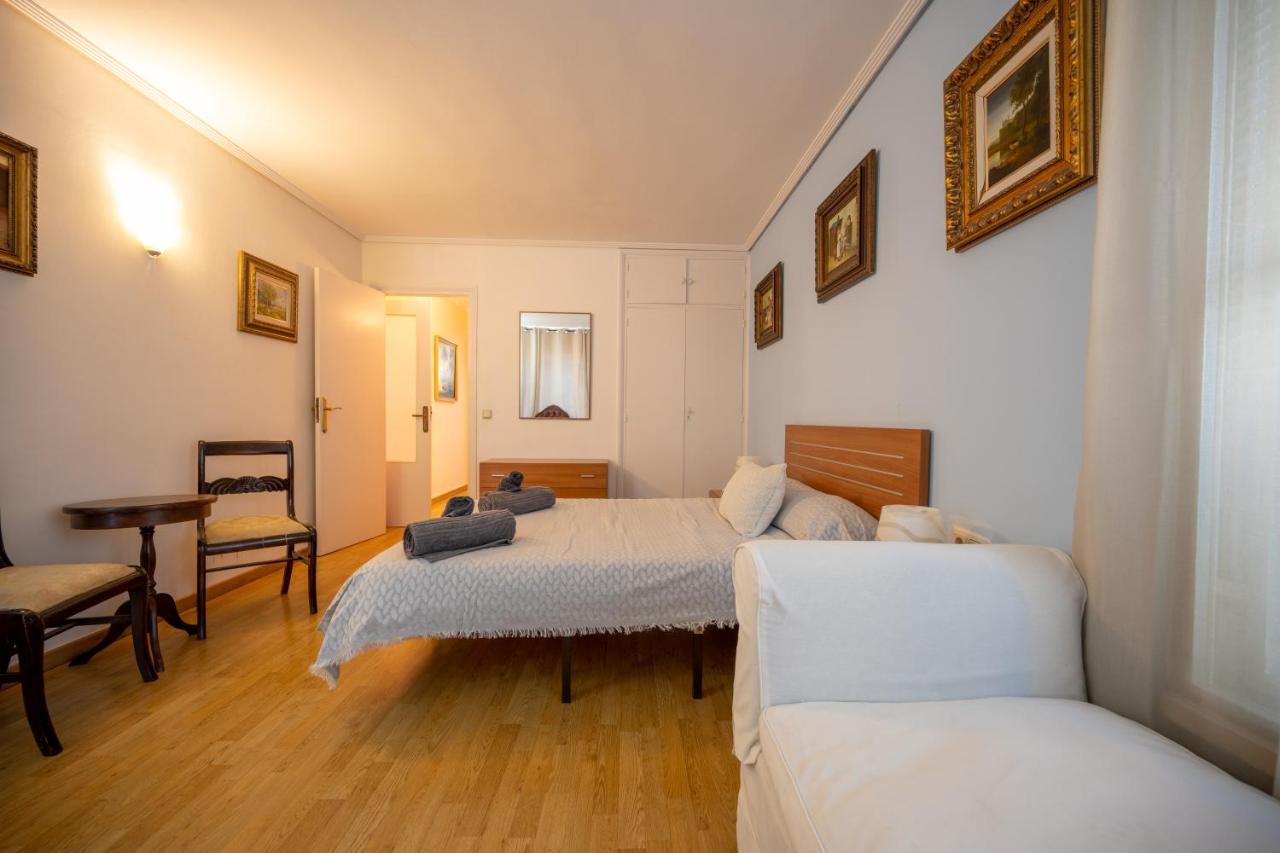 Beautiful Parque Loix 4 Bedroom Apartment Shared Pool, Tennis Court Бенидорм Екстериор снимка